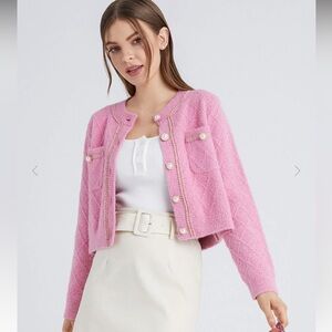 Urban Revivo - FLUFFY CONTRAST TRIM FAUX PEARL BUTTON CARDIGAN